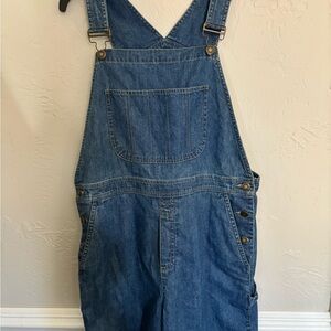 Ladies short overalls. New.. never worn.. Liz Claiborne…&25